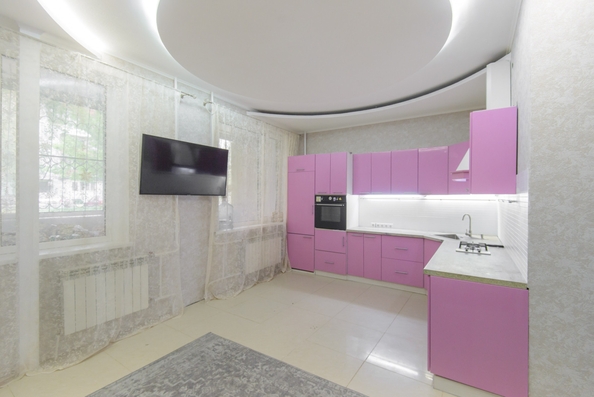 
  Продается 3-комн. квартира, 74 м², Вятская ул, д. 75/2
. Фото 2.