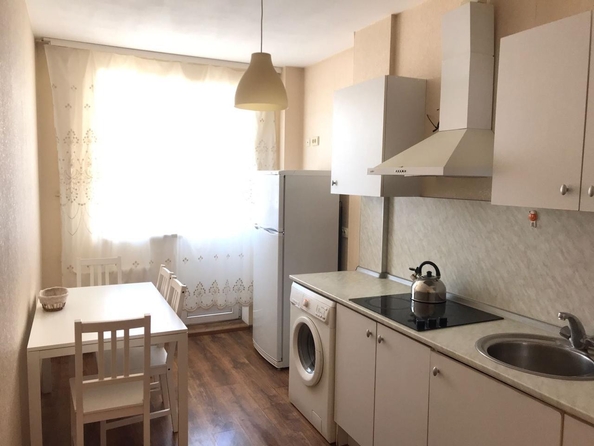 
  Продается 1-комн. квартира, 37.8 м², Стабильная ул, д. 11
. Фото 4.