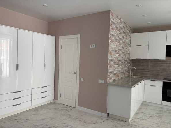 
  Продается 2-комн. квартира, 42 м², Комарова б-р, д. 1
. Фото 8.