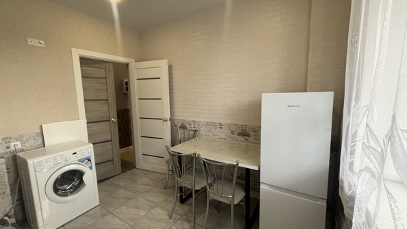 
  Продается 2-комн. квартира, 56 м², Батуринская ул, д. 169
. Фото 2.