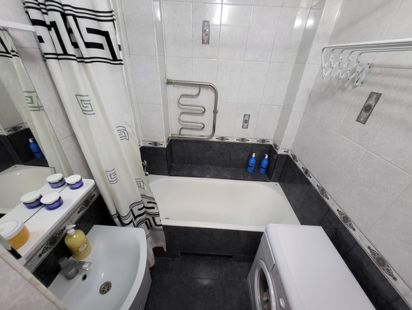 
  Продается 2-комн. квартира, 75 м², Извилистая ул, д. 21
. Фото 5.