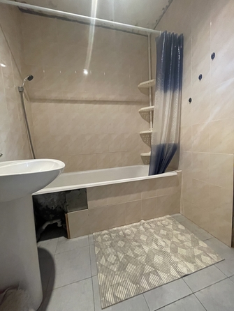
  Продается 2-комн. квартира, 78 м², Комарова б-р, д. 16
. Фото 14.