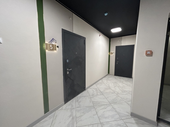
  Продается 1-комн. квартира, 40.5 м², Берберовская ул, д. 9
. Фото 2.