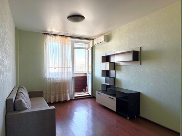 
  Продается 1-комн. квартира, 38 м², Платова б-р, д. 20/17
. Фото 3.
