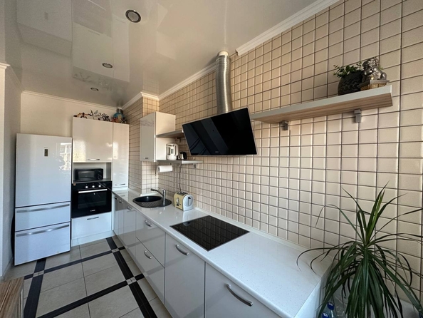 
  Продается 1-комн. квартира, 42 м², Платова б-р, д. 20/17
. Фото 2.