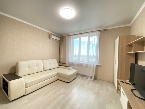 
  Продается 1-комн. квартира, 36 м², Ткачева ул, д. 20
. Фото 1.