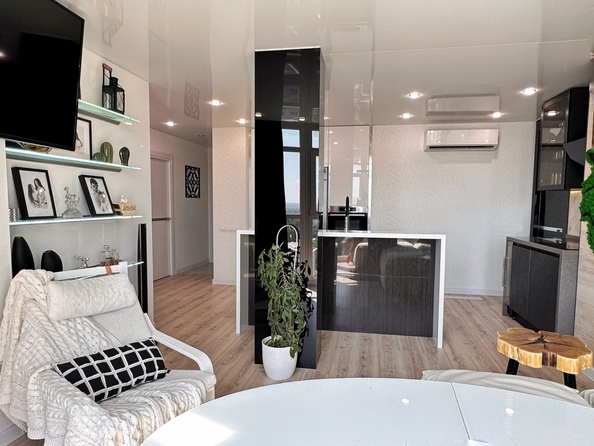 
  Продается 4-комн. квартира, 105 м², 23-я линия ул, д. 6
. Фото 11.