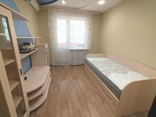 
  Продается 2-комн. квартира, 52.6 м², Малиновского ул, д. 76
. Фото 9.