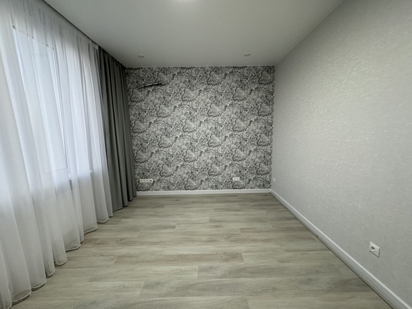 
  Продается 4-комн. квартира, 75 м², Ткачева ул, д. 42
. Фото 3.