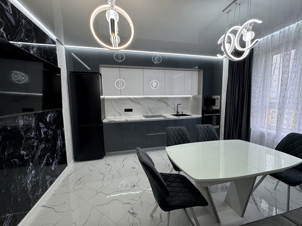
  Продается 4-комн. квартира, 77 м², Ткачева ул, д. 21
. Фото 2.