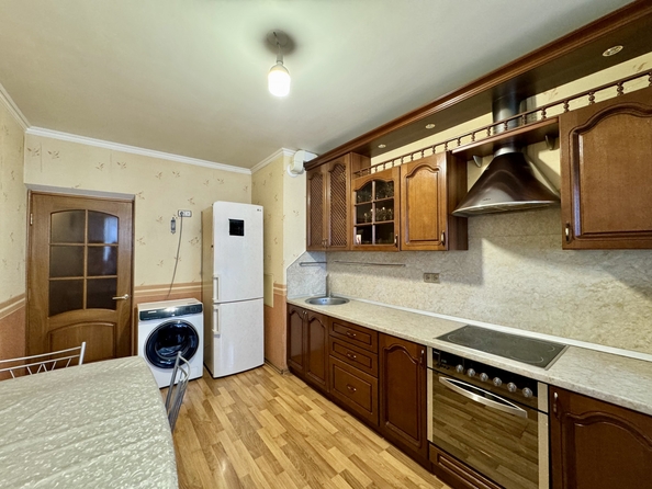 
  Продается 2-комн. квартира, 60 м², 40-летия Победы пр-кт, д. 75
. Фото 2.
