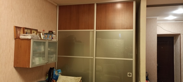 
  Продается 1-комн. квартира, 49.3 м², Комарова б-р, д. 28
. Фото 4.