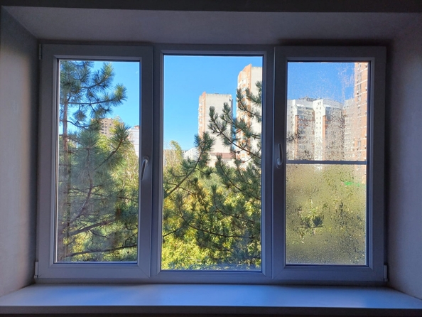 
  Продается 3-комн. квартира, 64.9 м², Комарова б-р, д. 18/2
. Фото 2.