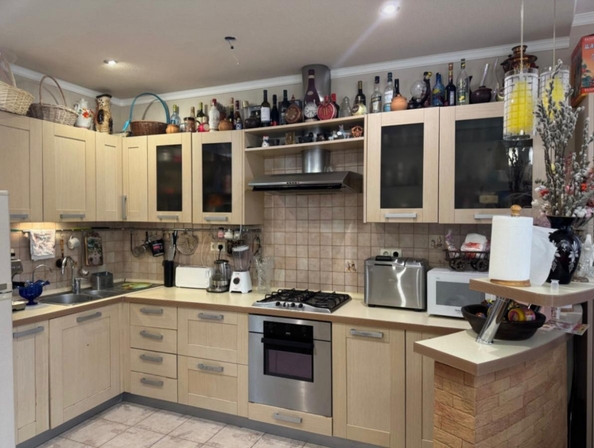 
  Продается 4-комн. квартира, 99 м², Жмайлова ул, д. 27
. Фото 7.