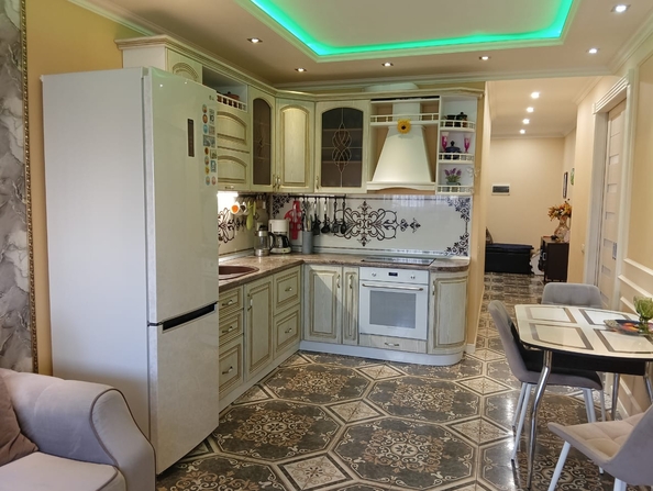 
  Продается 2-комн. квартира, 54 м², Комарова б-р, д. 9/4
. Фото 2.