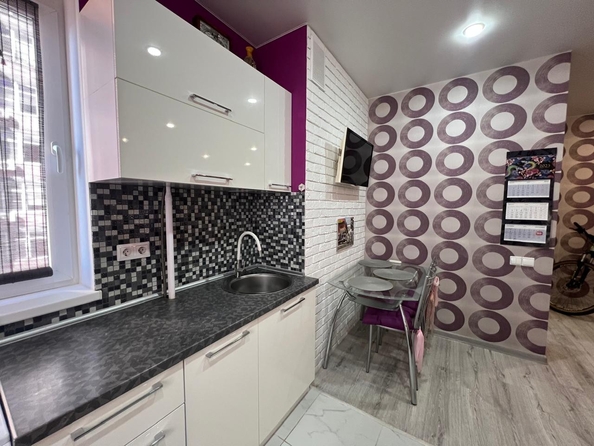 
  Продается 1-комн. квартира, 37.7 м², Огородная ул, д. 84
. Фото 5.
