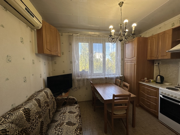
  Продается 2-комн. квартира, 58 м², 40-летия Победы пр-кт, д. 81
. Фото 6.