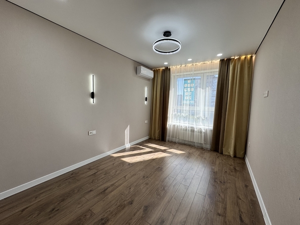 
  Продается 1-комн. квартира, 37 м², Берберовская ул, д. 9
. Фото 3.