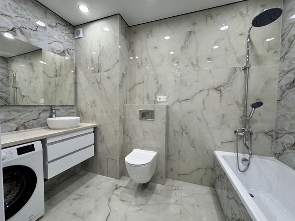 
  Продается 2-комн. квартира, 63 м², Берберовская ул, д. 9
. Фото 8.