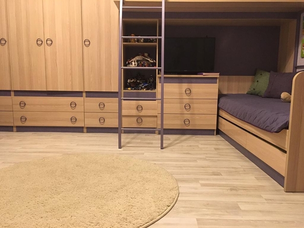 
  Продается 2-комн. квартира, 56 м², Жданова ул, д. 15
. Фото 2.