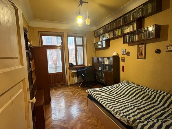 
  Продается 2-комн. квартира, 65 м², Соборный пер, д. 45
. Фото 2.