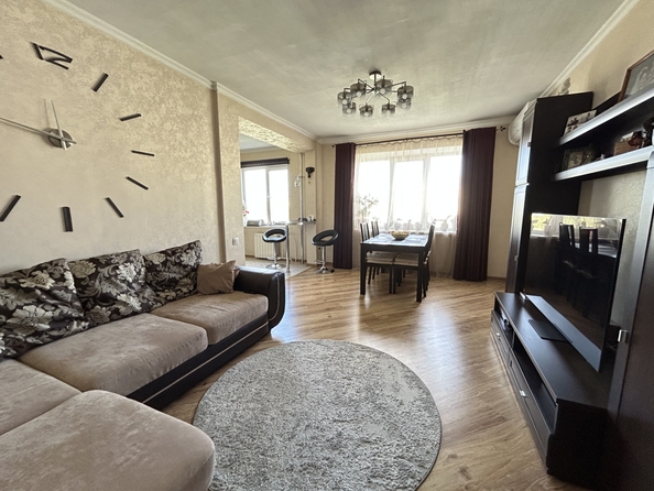 
  Продается 4-комн. квартира, 86 м², Извилистая ул
. Фото 1.