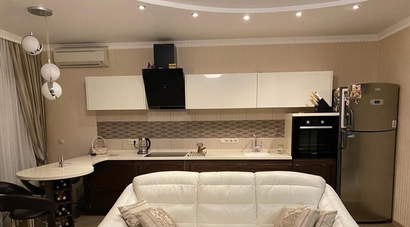
  Продается 2-комн. квартира, 70 м², Народного Ополчения ул, д. 215
. Фото 11.