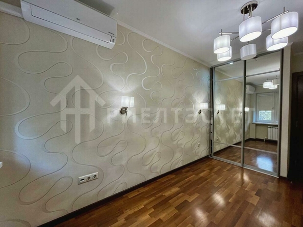
  Продается 3-комн. квартира, 63 м², Стачки пр-кт, д. 5
. Фото 2.