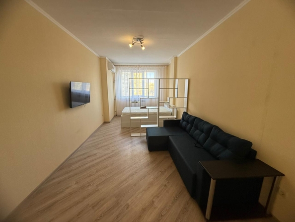 
  Сдается 1-комн. квартира, 45 м², Заводская ул, д. 1/38
. Фото 1.