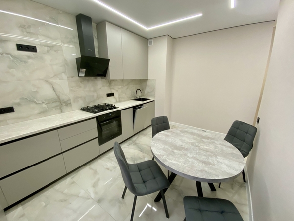 
  Продается 2-комн. квартира, 52 м², Берберовская ул, д. 11
. Фото 6.