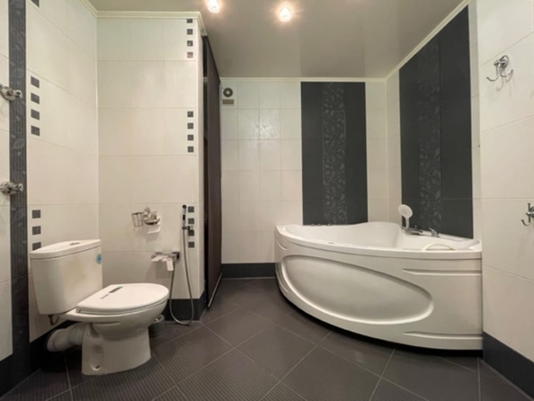 
  Продается 4-комн. квартира, 143 м², Петрашевского ул, д. 36
. Фото 14.