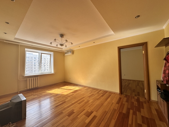 
  Продается 2-комн. квартира, 57 м², Мильчакова ул, д. 45
. Фото 9.