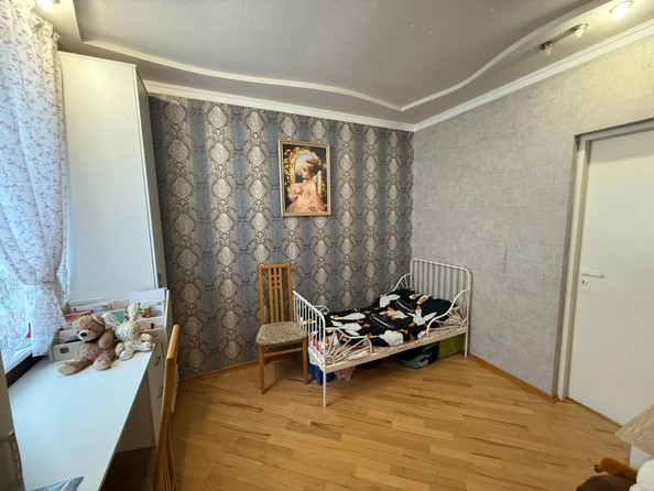 
  Продается 4-комн. квартира, 99 м², Жмайлова ул, д. 27
. Фото 8.