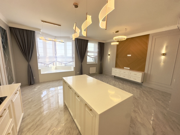 
  Продается 4-комн. квартира, 130 м², Островского пер, д. 92
. Фото 10.