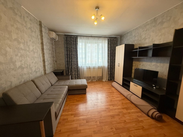 
  Продается 1-комн. квартира, 35 м², Стабильная ул, д. 21
. Фото 2.