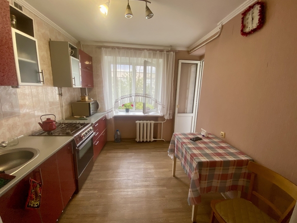 
  Продается 3-комн. квартира, 70 м², 40-летия Победы пр-кт, д. 37
. Фото 1.
