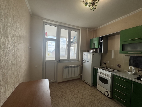 
  Продается 1-комн. квартира, 38 м², Закруткина ул, д. 41
. Фото 2.