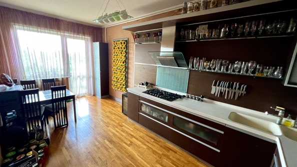 
  Продается 4-комн. квартира, 295.4 м², Магнитогорская ул, д. 134Д
. Фото 6.