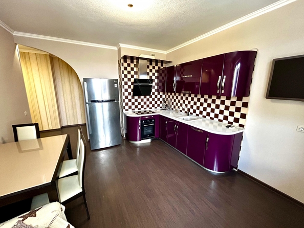 
  Продается 2-комн. квартира, 60.9 м², Закруткина ул, д. 61
. Фото 2.