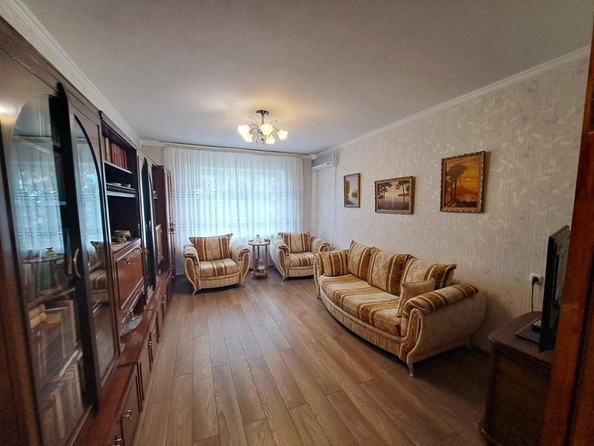 
  Продается 3-комн. квартира, 64 м², Королева пл, д. 12
. Фото 1.