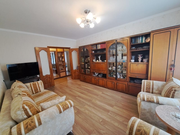 
  Продается 3-комн. квартира, 64 м², Королева пл, д. 12
. Фото 2.