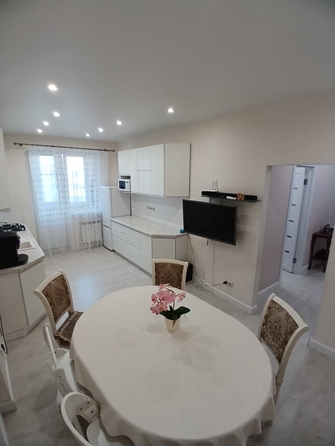 
  Продается 2-комн. квартира, 64 м², Матросова ул, д. 35
. Фото 5.