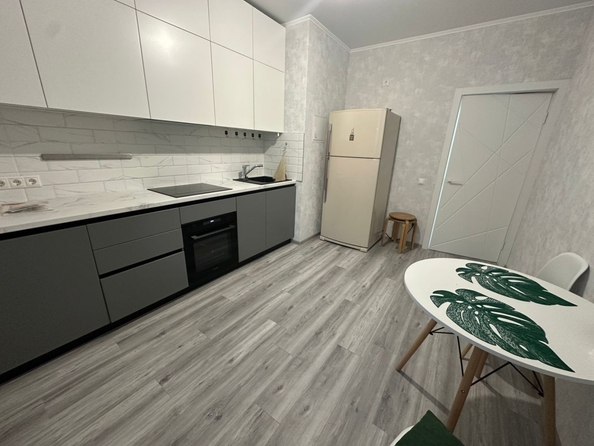 
  Продается 2-комн. квартира, 54 м², Ткачева ул, д. 38
. Фото 1.