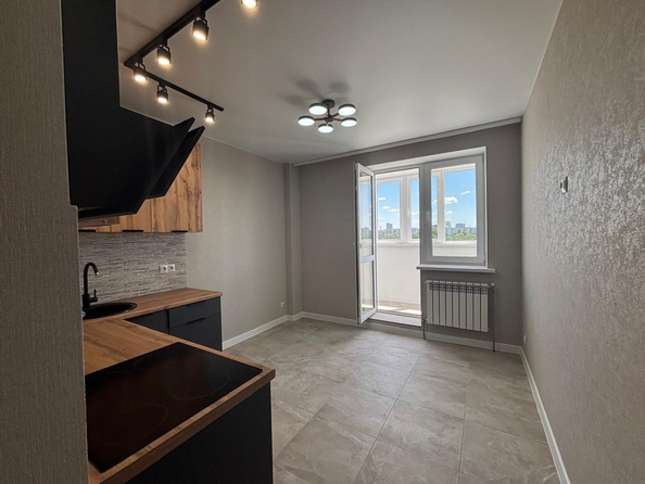 
  Продается 1-комн. квартира, 39 м², Комарова б-р, д. 1
. Фото 1.