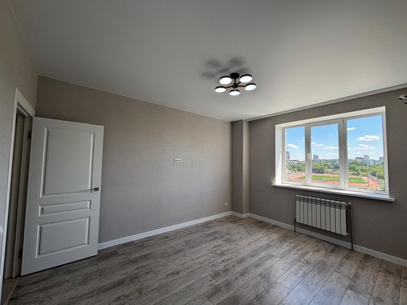 
  Продается 1-комн. квартира, 39 м², Комарова б-р, д. 1
. Фото 4.