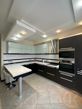 
  Продается 4-комн. квартира 178.9 м². Фото 2.