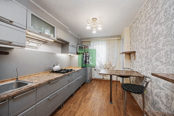
  Продается 4-комн. квартира 91 м². Фото 1.