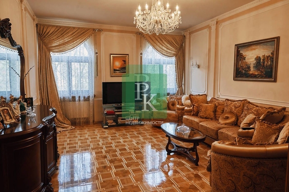 
  Продается 4-комн. квартира 156.8 м². Фото 1.