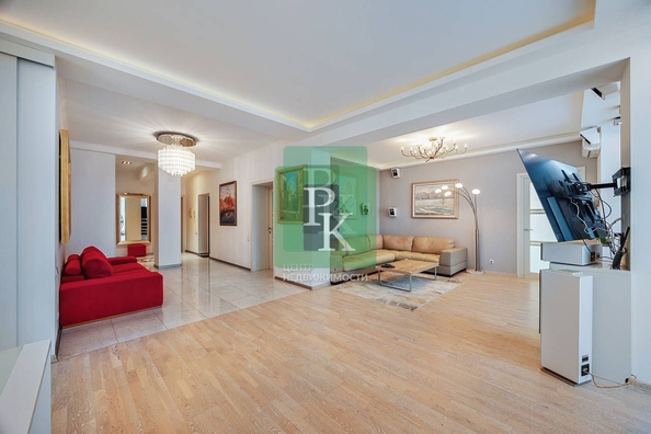 
  Продается 3-комн. квартира 191.3 м². Фото 8.
