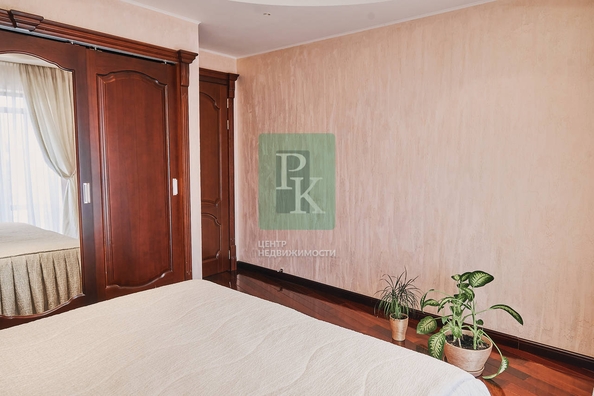 
  Продается 4-комн. квартира 233 м². Фото 27.
